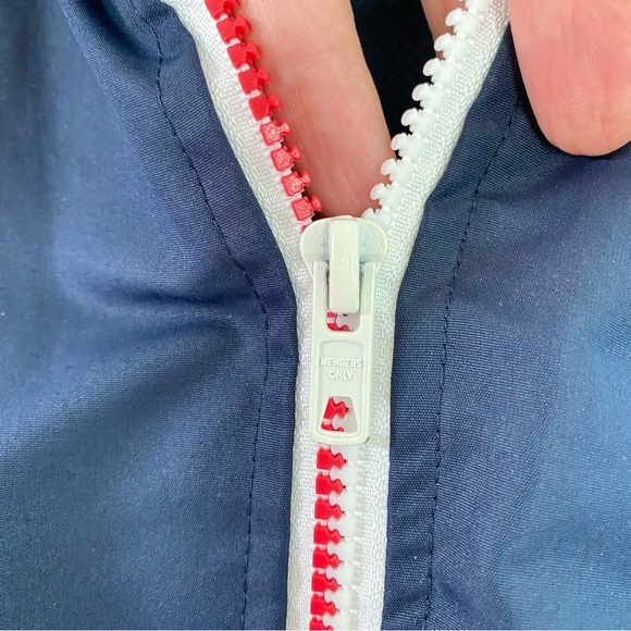 Members Only Jacket Mens Size Medium Full Zip Up Windbreaker Logo Back Retro - Picture 7 of 16